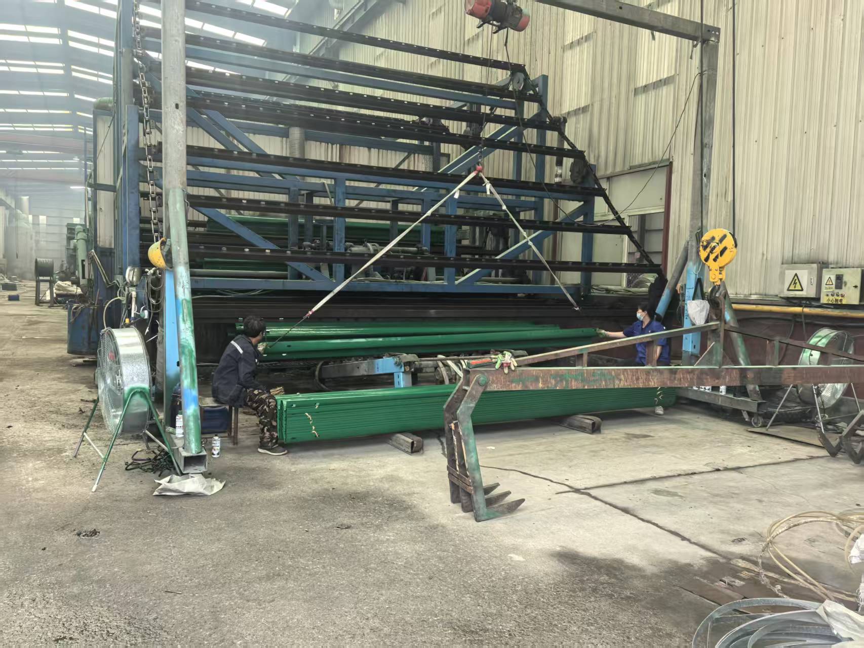 威海市两波波形护栏环氧锌基波形护栏 - 方案